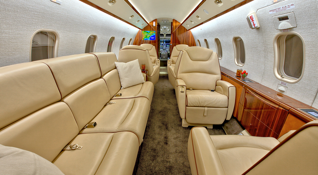 2013 CHALLENGER 300 For Sale