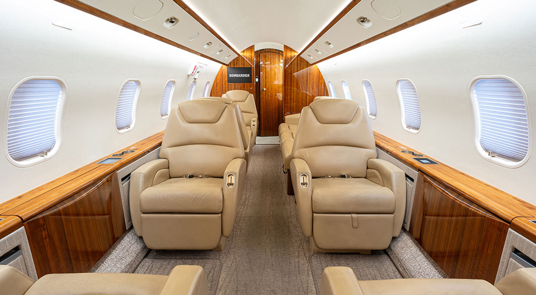 2013 BOMBARDIER CHALLENGER 300 For Sale