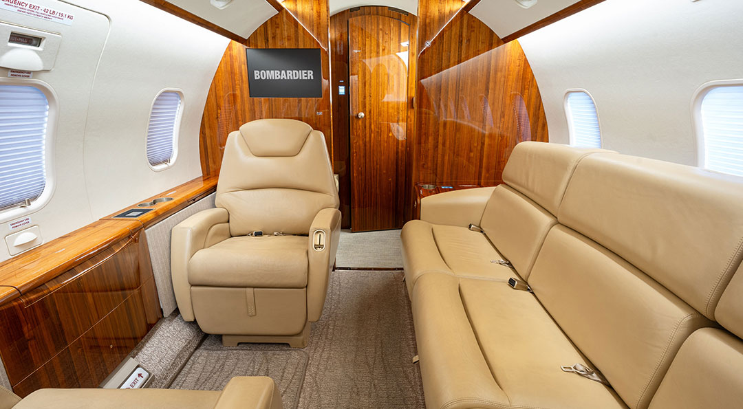 2013 BOMBARDIER CHALLENGER 300 For Sale