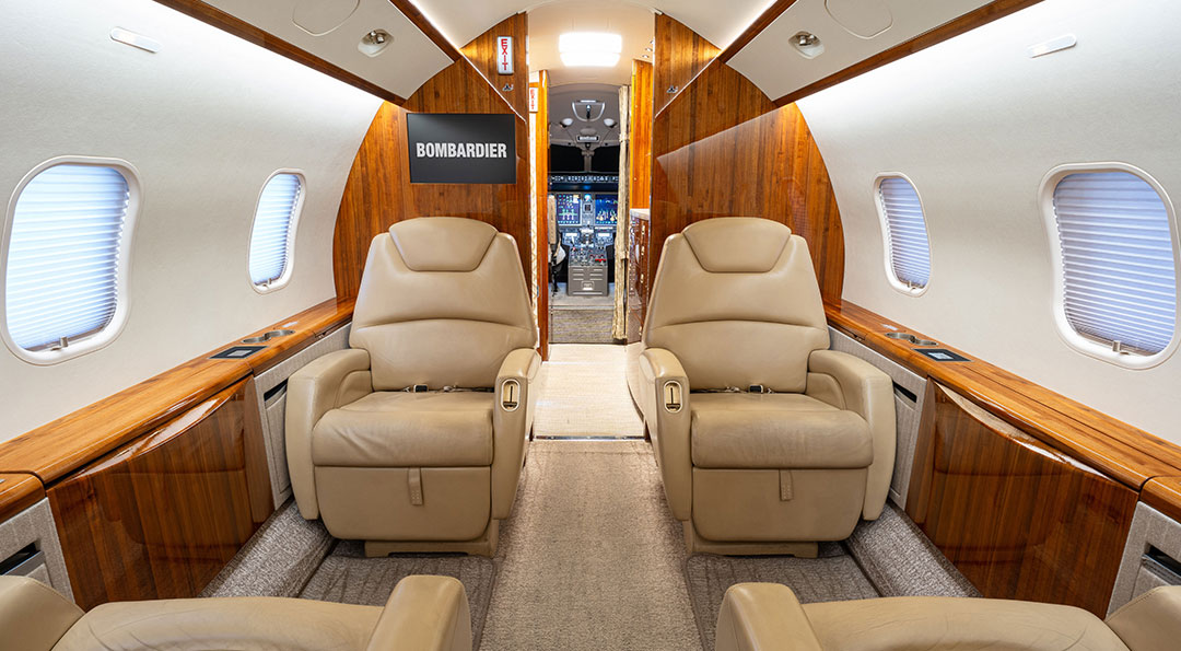 2013 BOMBARDIER CHALLENGER 300 For Sale